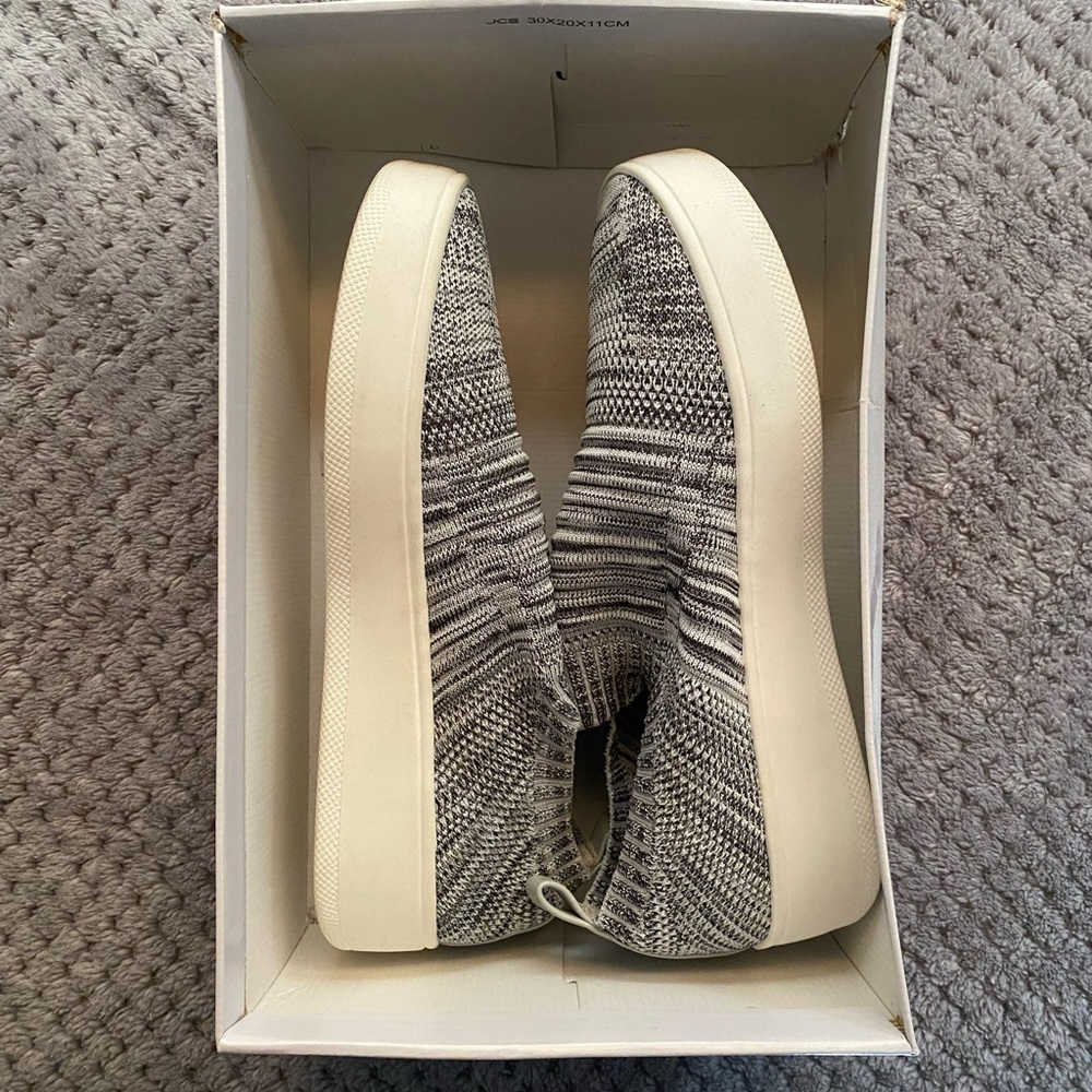 Selling New Steve Madden Beale Shoes